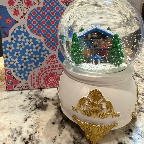 Taylor Swift LOVER Snow Globe 2023 Snowglobe Christmas IN HAND READY TO SHIP - Picture 3 of 7